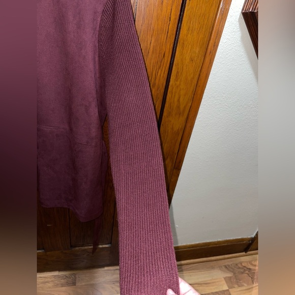 Ann Taylor Sweater size L with belt - Picture 4 of 7